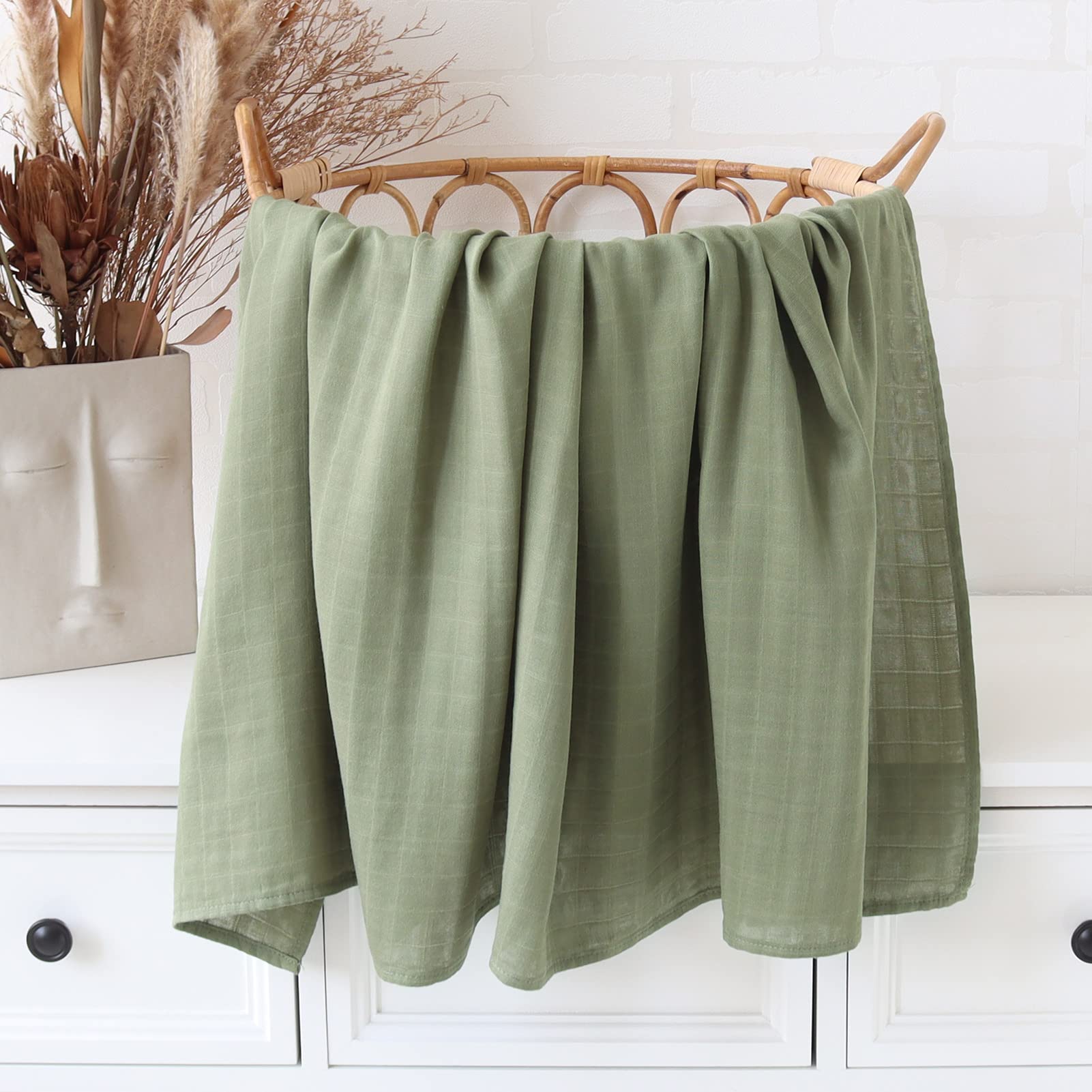 LifeTree Muslin Swaddle Blankets, Baby Swaddling Wrap Nursery Blanket Unisex, Soft 70% Viscose from Bamboo and 30% Cotton, Large 47 x 47 inches, Bear & Checkered Swaddle Blanket