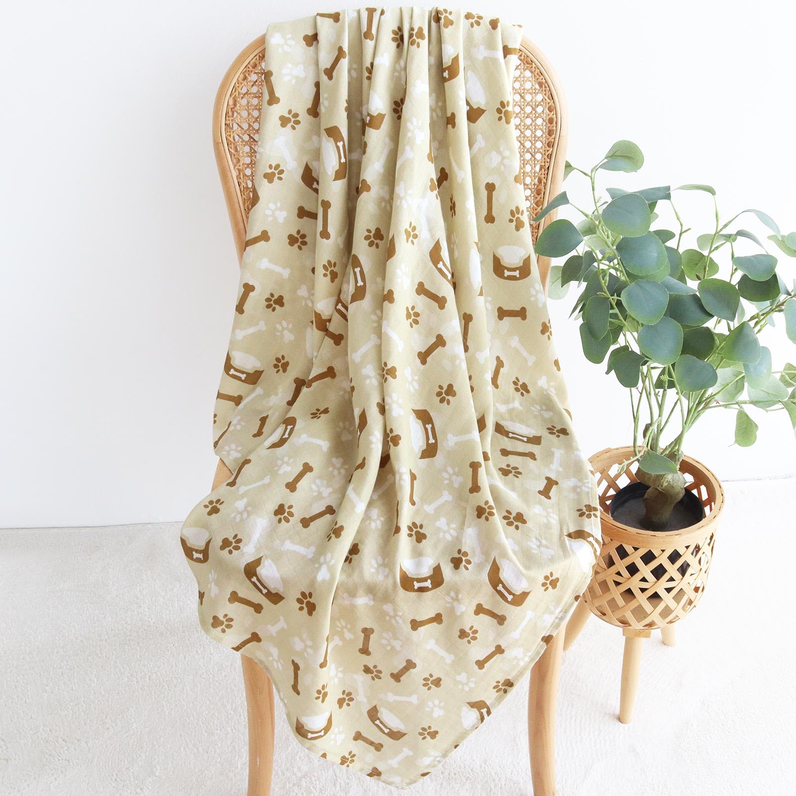 LifeTree Muslin Swaddle Blankets, Baby Swaddling Wrap Nursery Blanket Unisex, Soft 70% Viscose from Bamboo and 30% Cotton, Large 47 x 47 inches, Bear & Checkered Swaddle Blanket