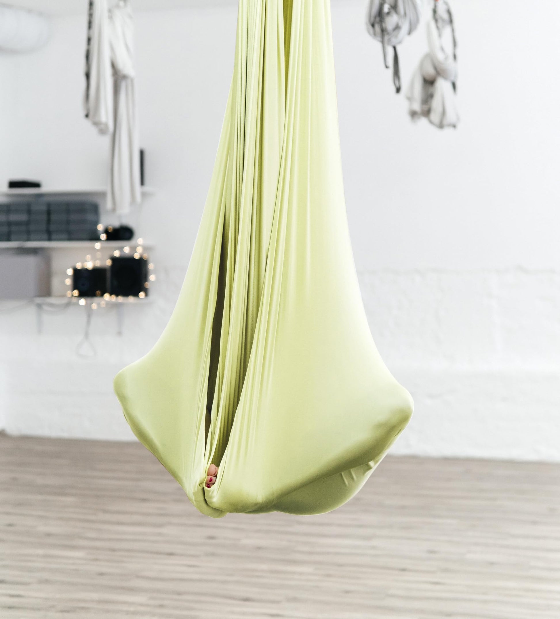 Aerial Silks Set, Premium Ariel Yoga Hammock 9 Yards Aerial Silk, Low-Stretch Fabric, Yoga Starter Kit for Home, Aerial Rig for All Skill Levels - All Hardware Included