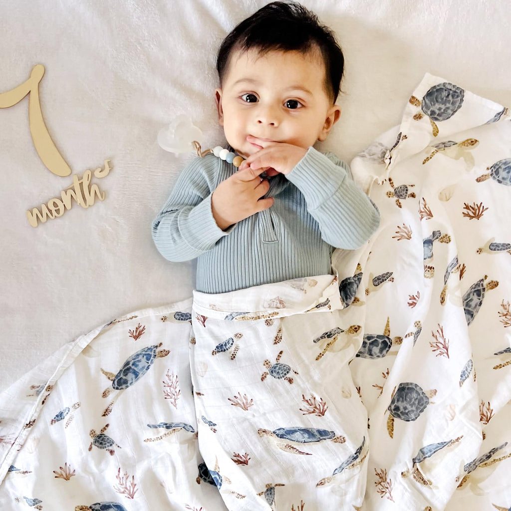 LifeTree Muslin Swaddle Blankets, Baby Swaddling Wrap Nursery Blanket Unisex, Soft 70% Viscose from Bamboo and 30% Cotton, Large 47 x 47 inches, Bear & Checkered Swaddle Blanket