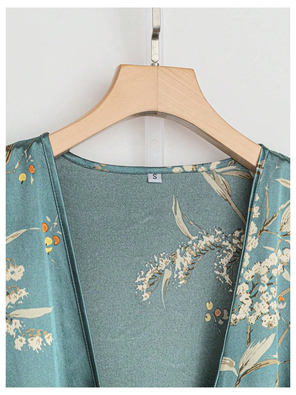 GORGLITTER Women's 5 Piece Floral Print Satin Pajama Set Nightgown Robe Cami Shorts Sleepwear with Storage Bag